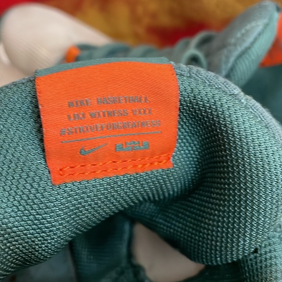 NIKE-men’s LEBRON WITNESS 8 ‘CANNON’ lace-up basketball shoes - Picture 5 of 10